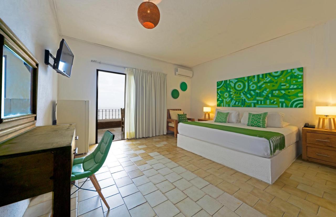 Emperador Vallarta Beachfront Hotel And Suites Puerto Vallarta Bagian luar foto
