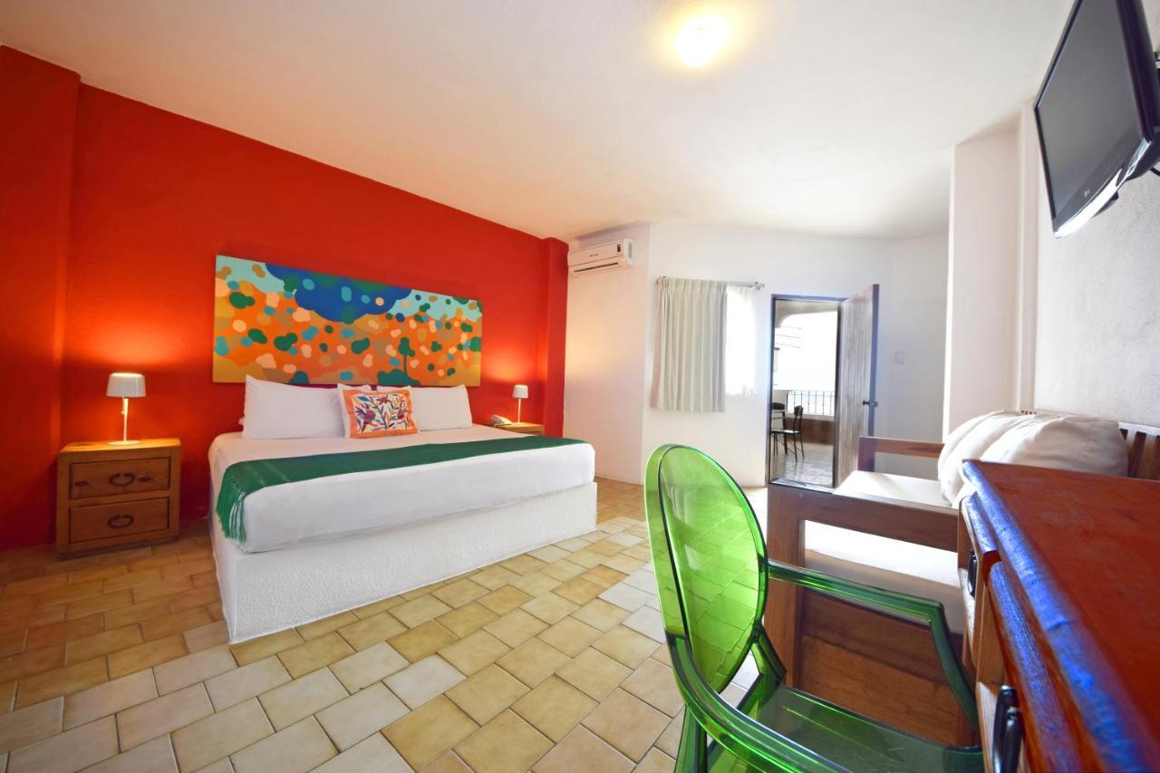 Emperador Vallarta Beachfront Hotel And Suites Puerto Vallarta Bagian luar foto