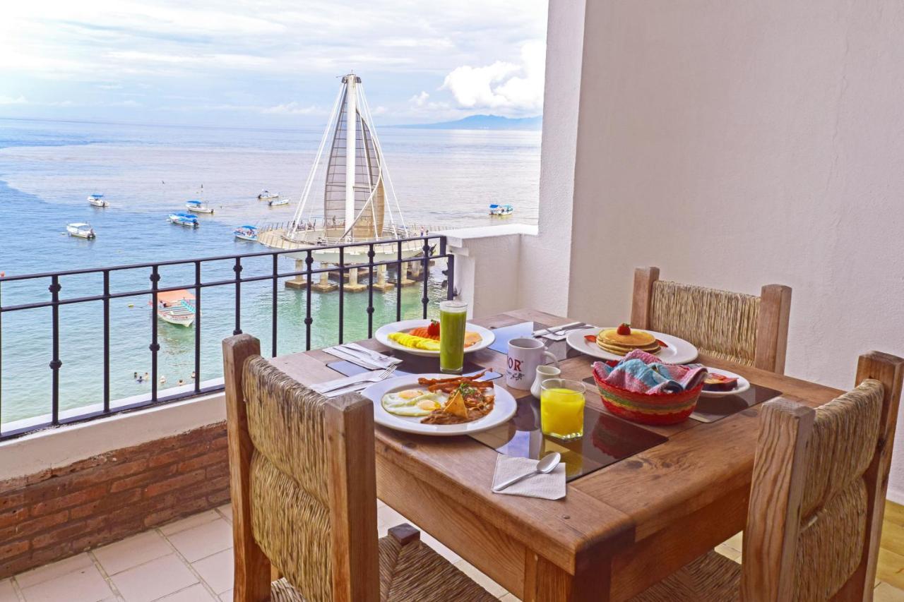 Emperador Vallarta Beachfront Hotel And Suites Puerto Vallarta Bagian luar foto