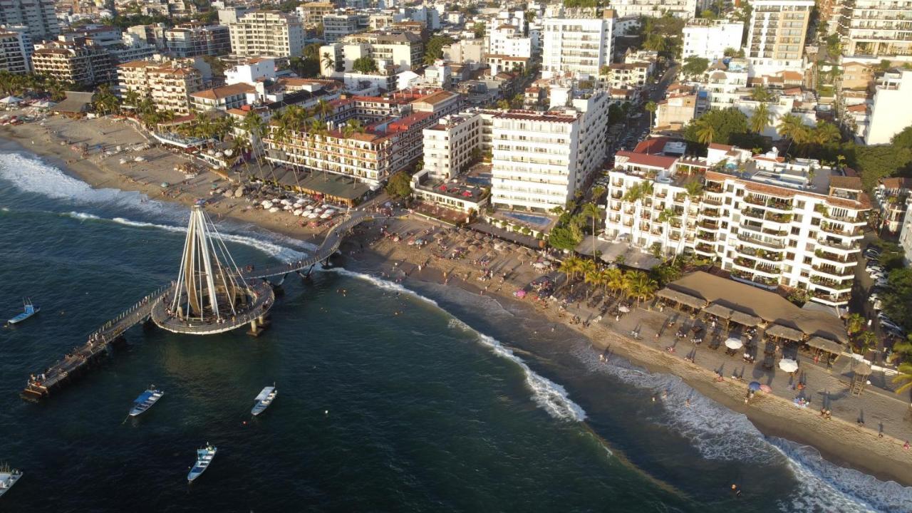 Emperador Vallarta Beachfront Hotel And Suites Puerto Vallarta Bagian luar foto