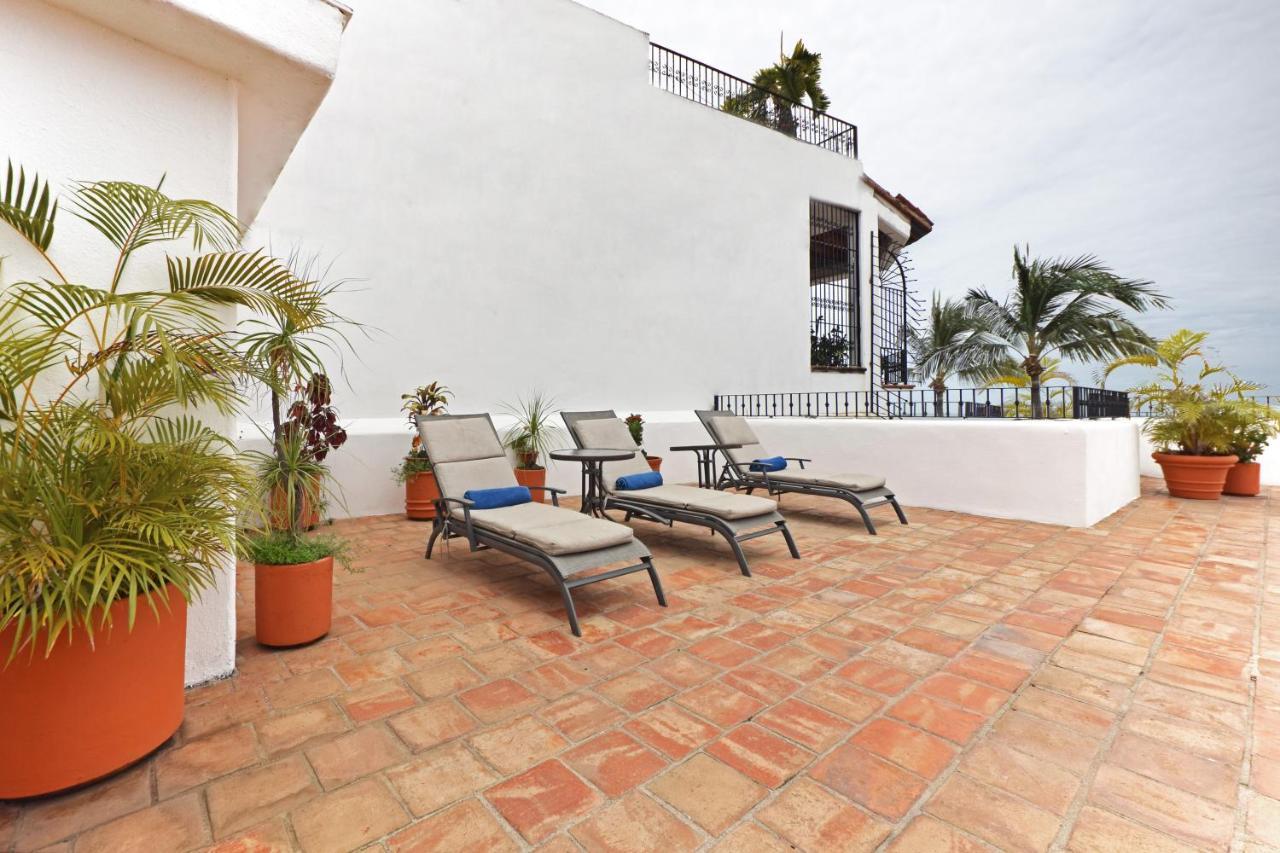 Emperador Vallarta Beachfront Hotel And Suites Puerto Vallarta Bagian luar foto