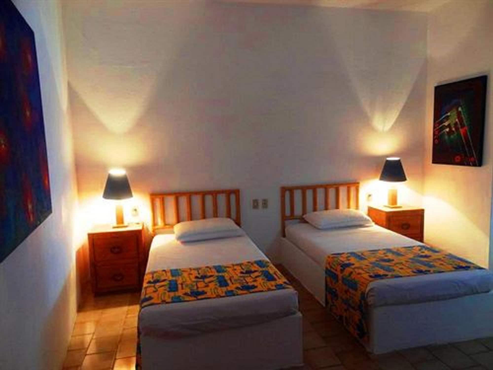 Emperador Vallarta Beachfront Hotel And Suites Puerto Vallarta Bagian luar foto