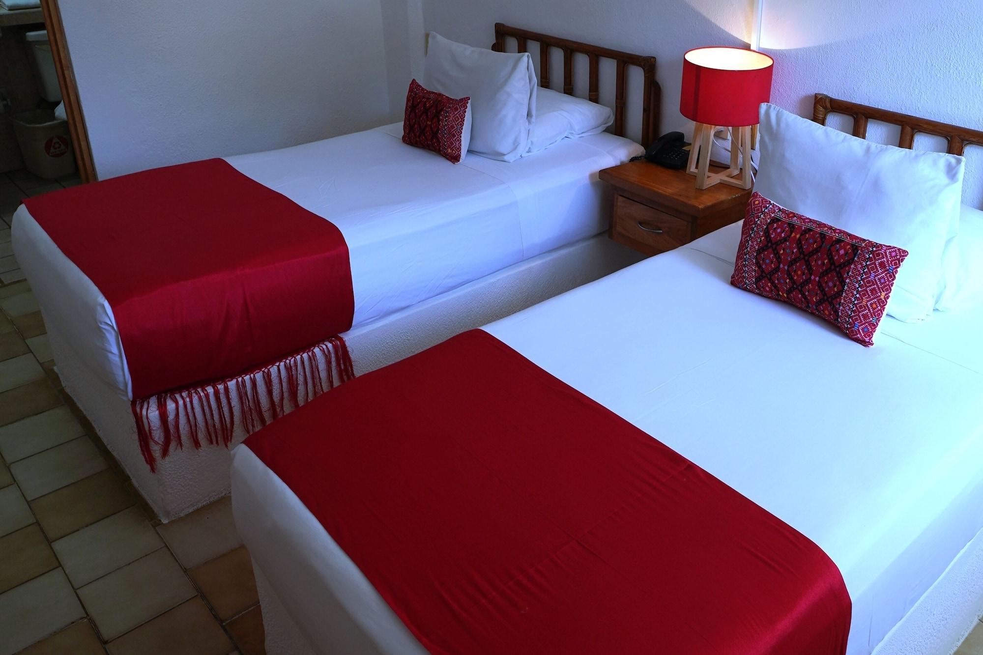 Emperador Vallarta Beachfront Hotel And Suites Puerto Vallarta Bagian luar foto