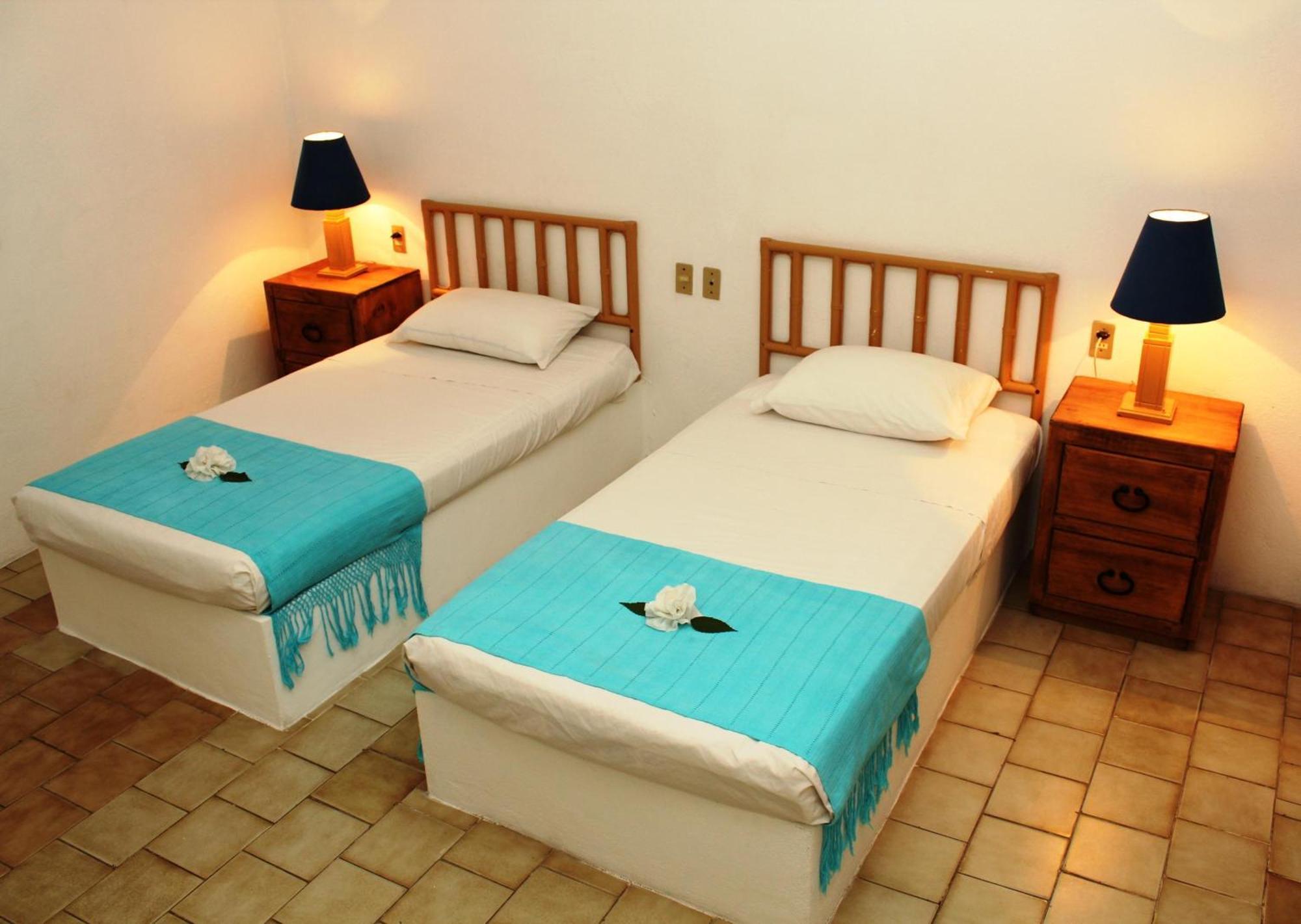 Emperador Vallarta Beachfront Hotel And Suites Puerto Vallarta Bagian luar foto